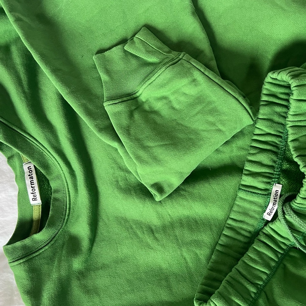 Reformation Sweatshirt & Sweatpant set in Kelly green